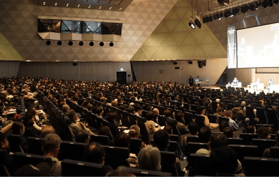 神谷代表、ミアシャイマー教授と対談