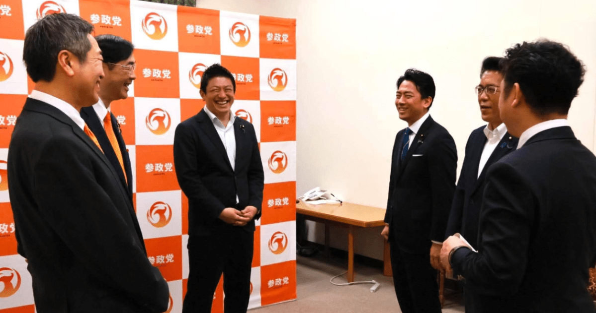防衛大臣、副大臣、政務官がおいでになりました